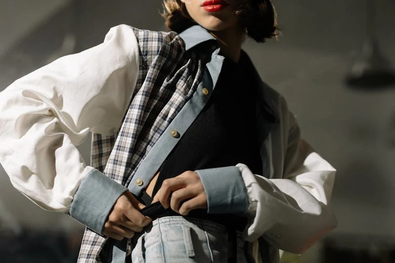 Transition in Style: 10 Pieces That Glide Through Seasonal Shifts